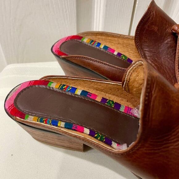 TEYSHA MULES SLIDE ON SHOES BOHEMIAN FRINGE 100% LEATHER/MAYAN TEXTILE Sz 6.5 - Picture 3 of 16